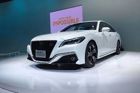 Tiga Varian Mesin Generasi ke-15 Toyota crown, Resmi Dijual